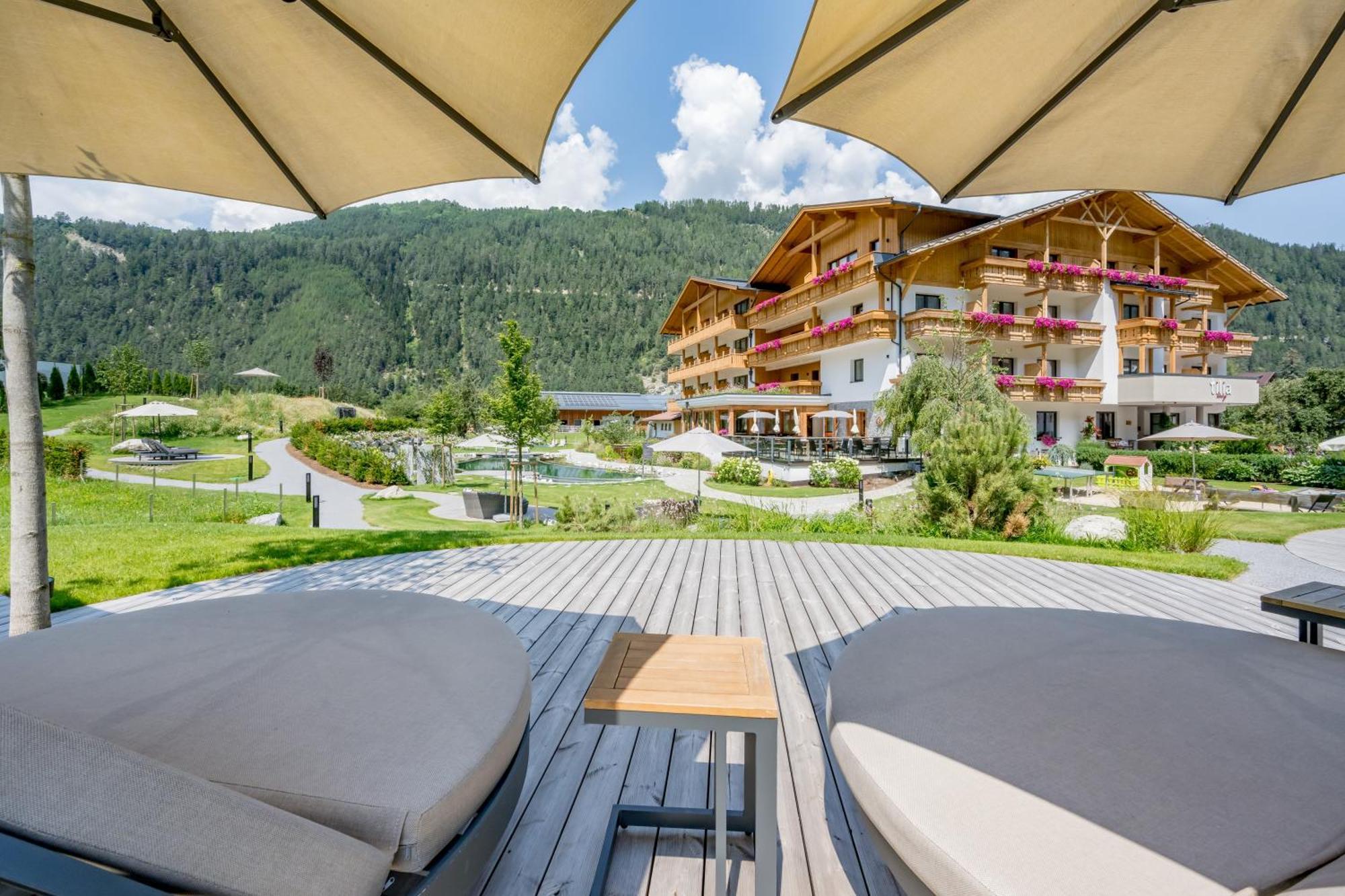 Tilia Living - B&B Mit Dem Komfort Eines Kleinen, Feinen Hotels Ried im Oberinntal Exterior photo